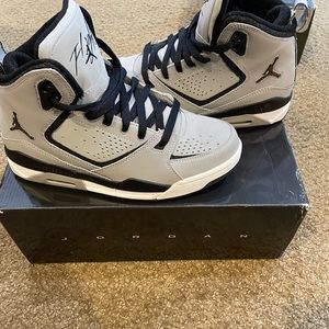Jordan sc-2 boys size: 5.5Y womens size: 7